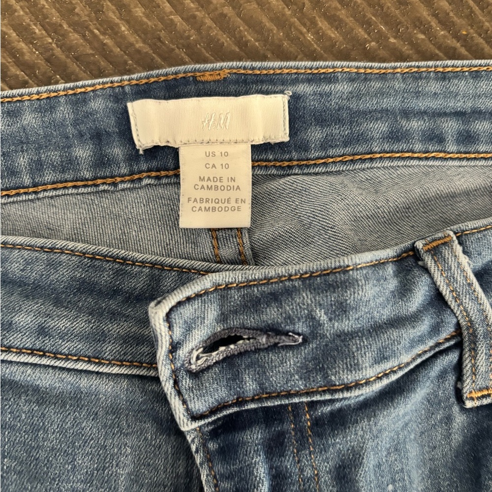 H&M Women's Light Blue Denim Jeans